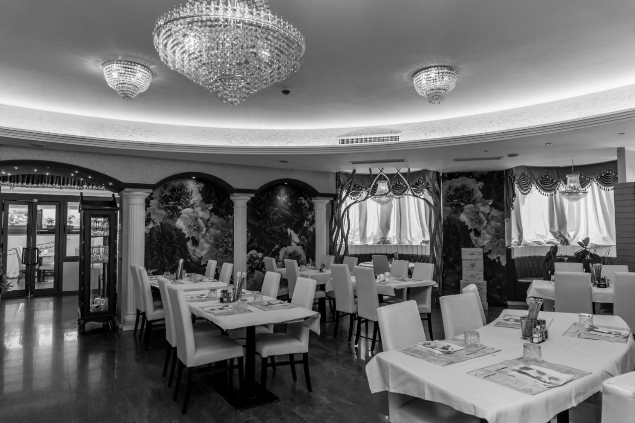 Hotel Shangri-La Ala Bagian luar foto